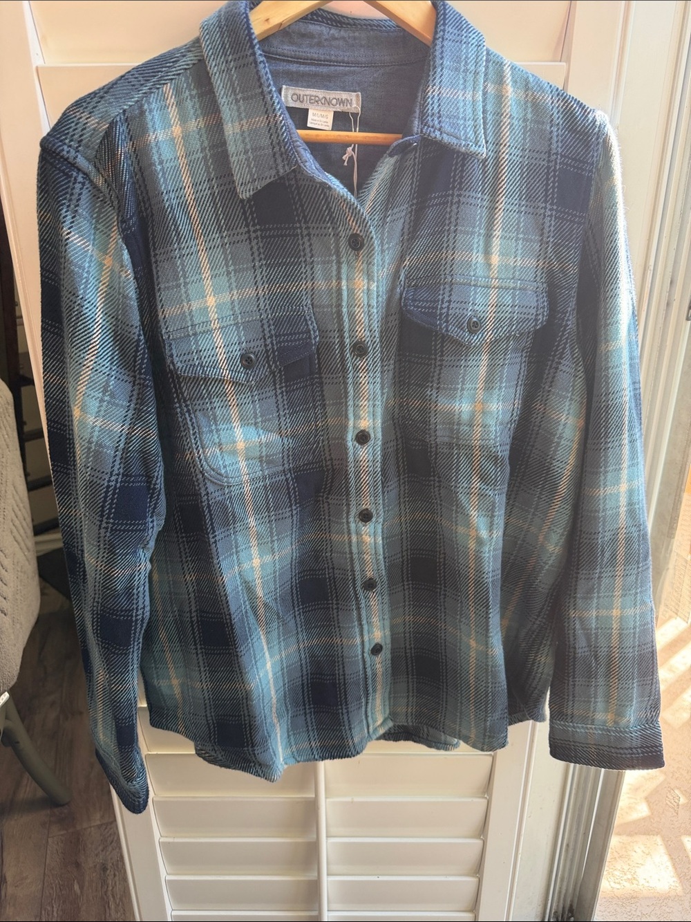 Famous Outerknown Blanket Shirt. Women’s M/L Made of Organic Cotton. NWT